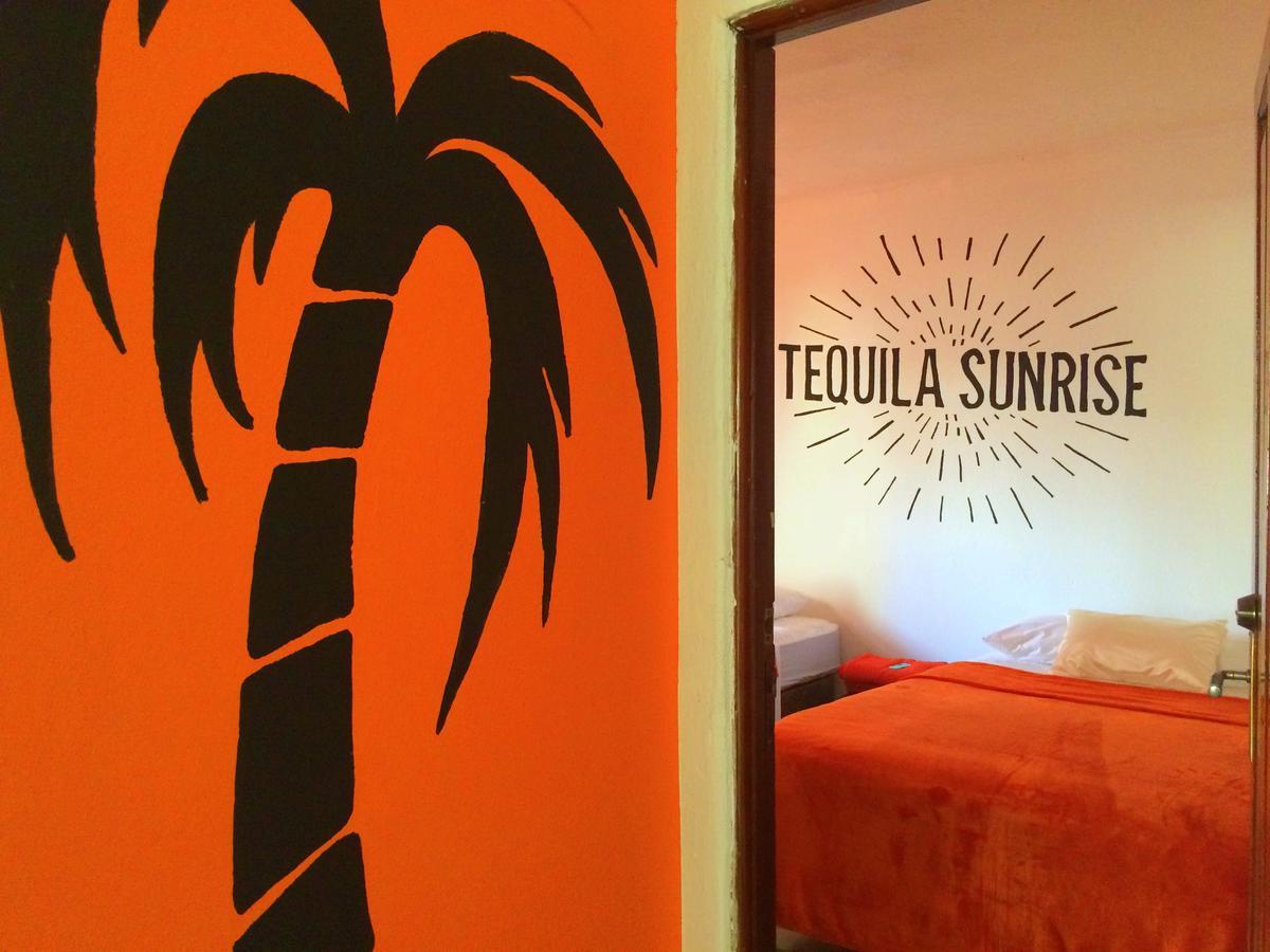 Tequila Sunrise Hostel Гватемала Экстерьер фото